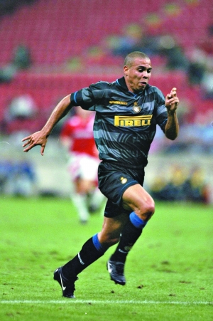 胜成绩超出 胜成绩超出